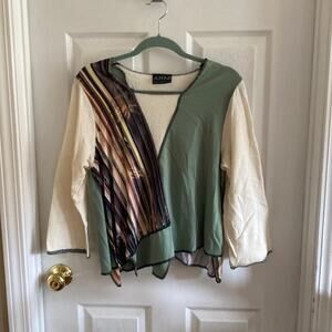Ahni Art to wear  women’s size 1X artsy top